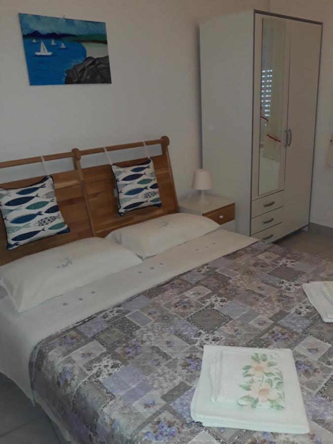 Apartmani Vinko Bol Exterior photo
